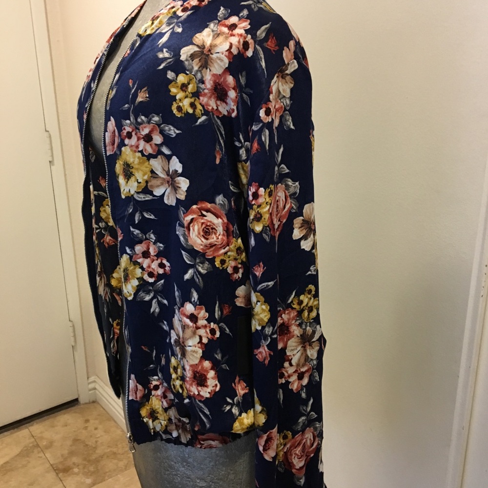 NWT floral satin navy bomber zip up jacket - Picture 6 of 8